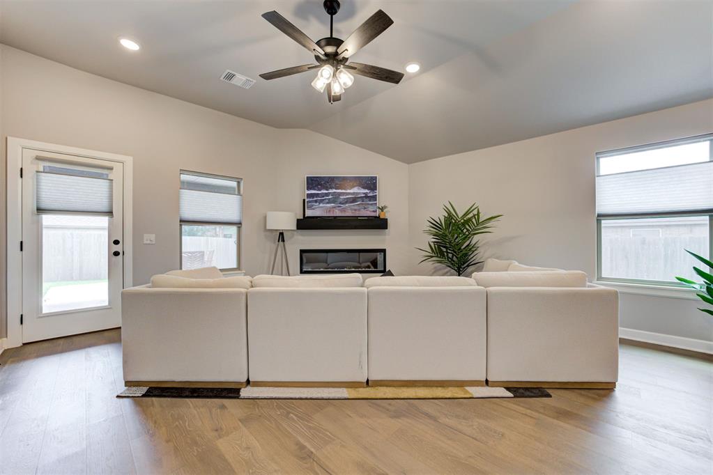 324 Megan Court Property Photo 7