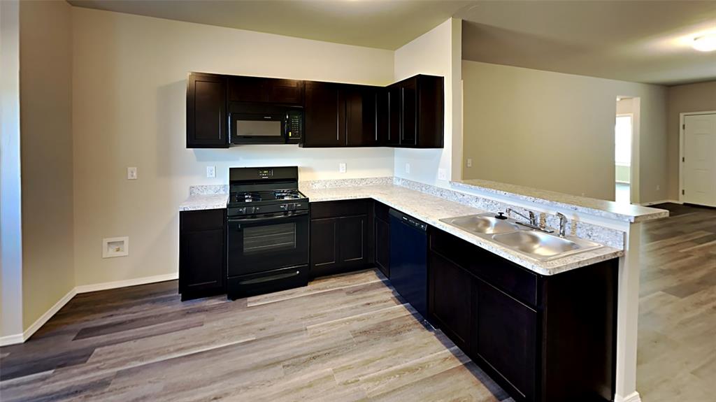 408 Fox Burrow Lane Property Photo 6