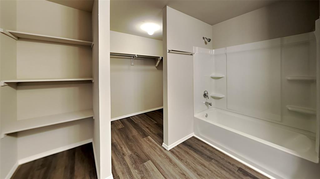 408 Fox Burrow Lane Property Photo 10