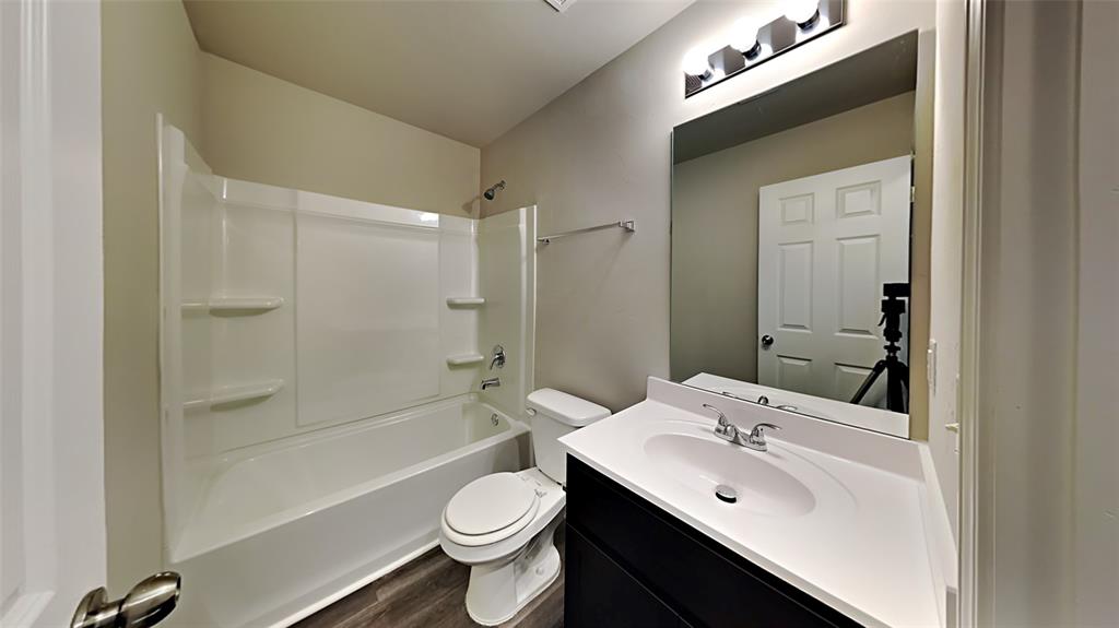 408 Fox Burrow Lane Property Photo 14