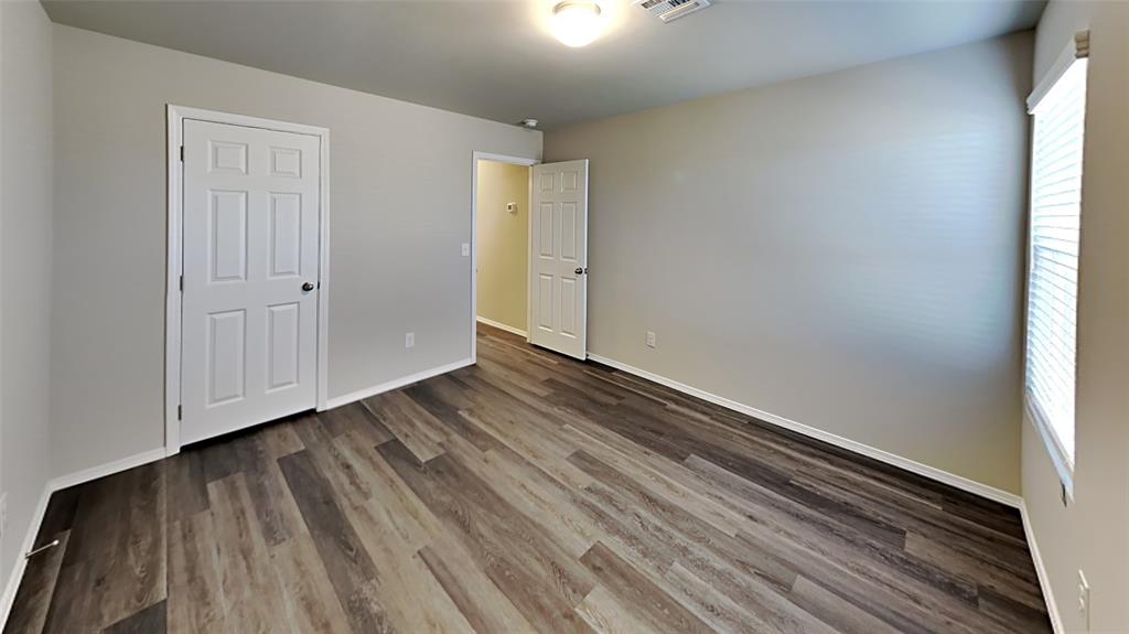 408 Fox Burrow Lane Property Photo 15