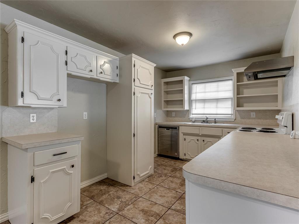 10216 Lyndon Road Property Photo 10