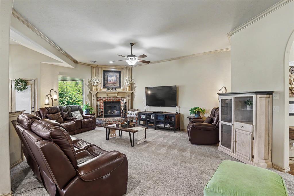 2204 Hanover Lane Property Photo 6