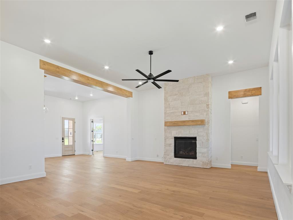 3004 Fortuna Drive Property Photo 14