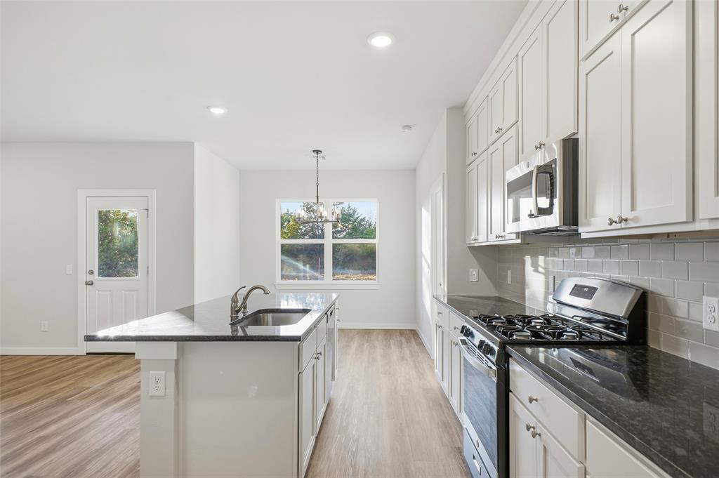 1723 Elm Circle Property Photo 14