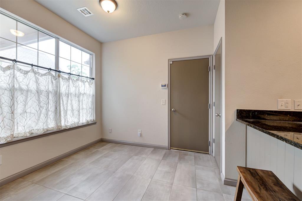 8670 N May Avenue 49d Property Photo 14