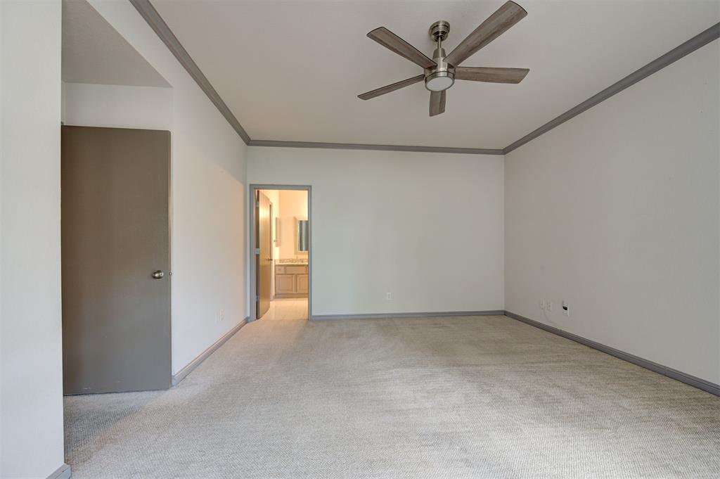 8670 N May Avenue 49d Property Photo 18