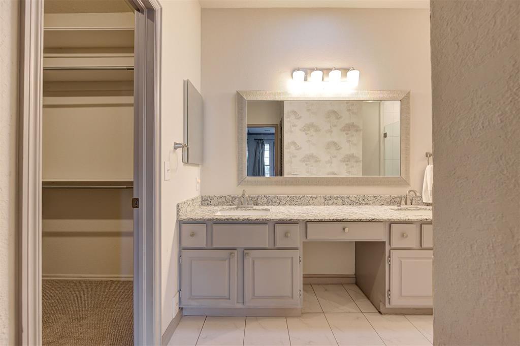 8670 N May Avenue 49d Property Photo 20