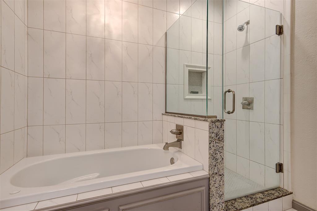 8670 N May Avenue 49d Property Photo 23