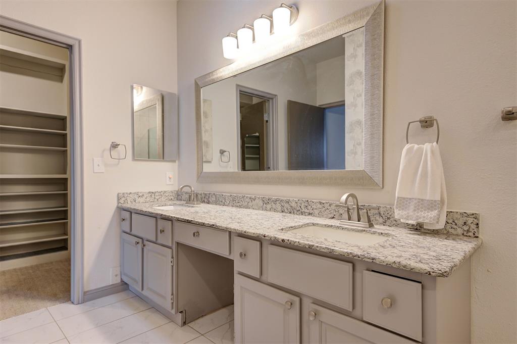 8670 N May Avenue 49d Property Photo 24