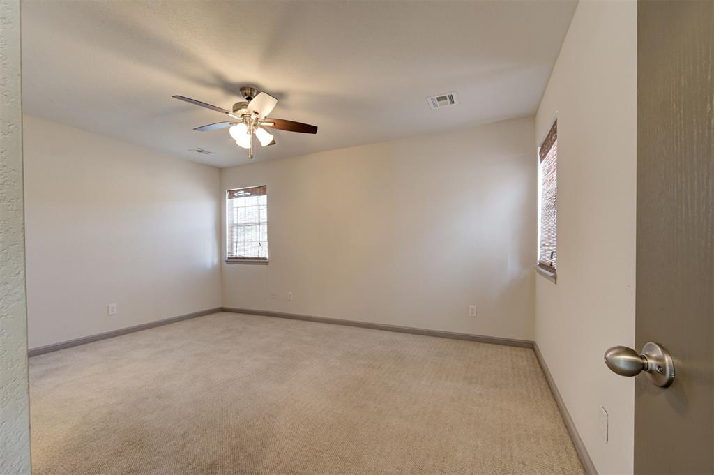 8670 N May Avenue 49d Property Photo 27