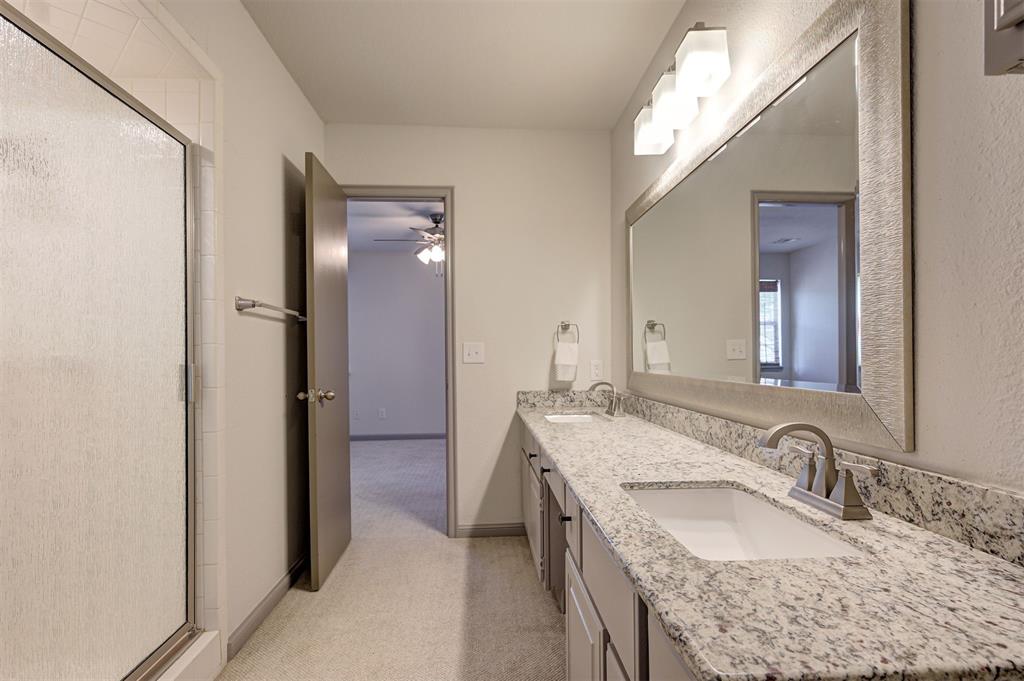 8670 N May Avenue 49d Property Photo 30