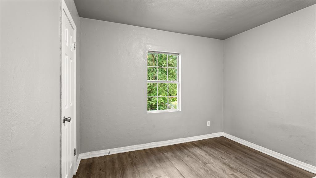 2212 Miramar Boulevard Property Photo 15