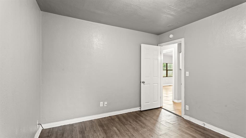 2212 Miramar Boulevard Property Photo 16
