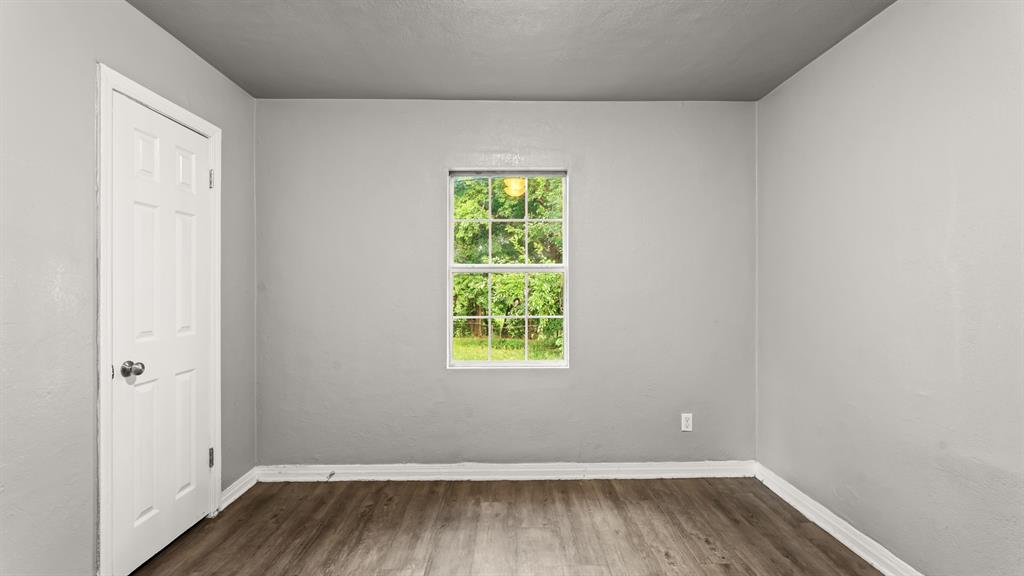 2212 Miramar Boulevard Property Photo 17