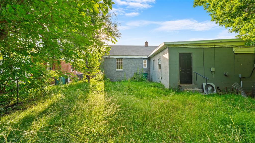2212 Miramar Boulevard Property Photo 23