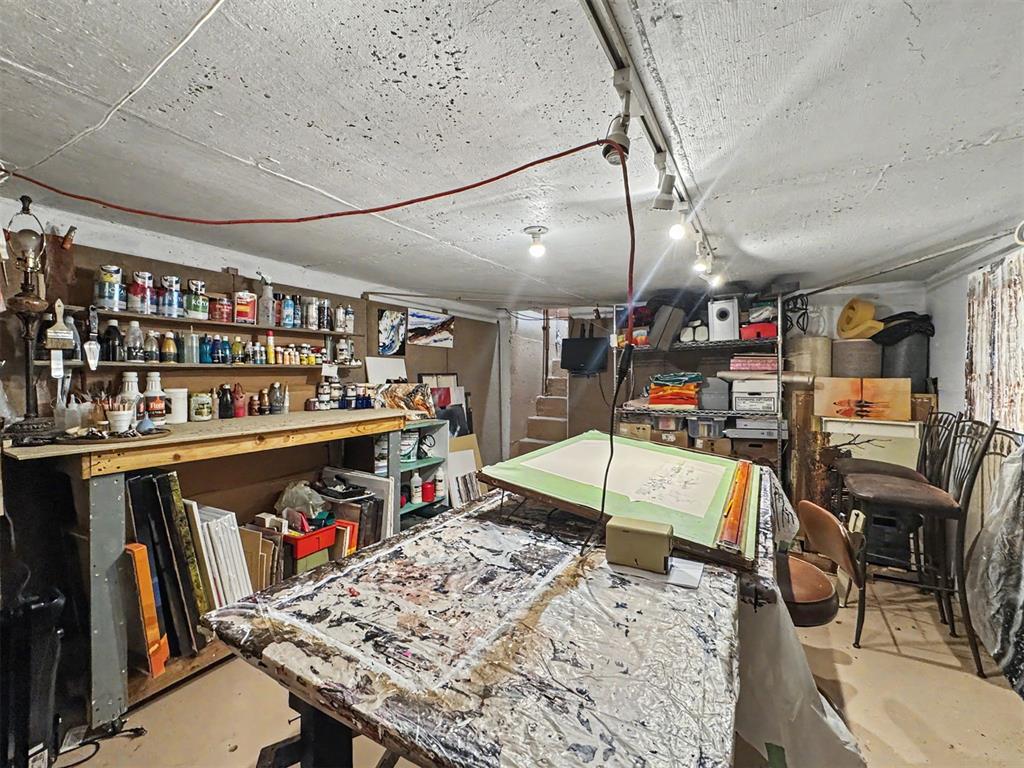 633 E Benton Avenue Property Photo 49