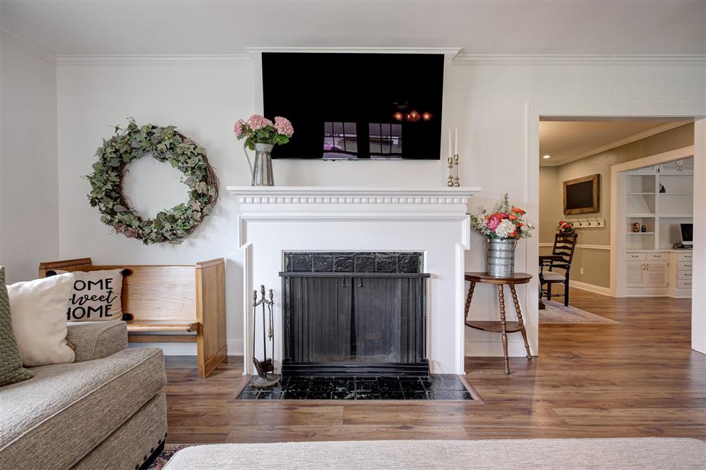 1207 N Broadway Avenue Property Photo 15