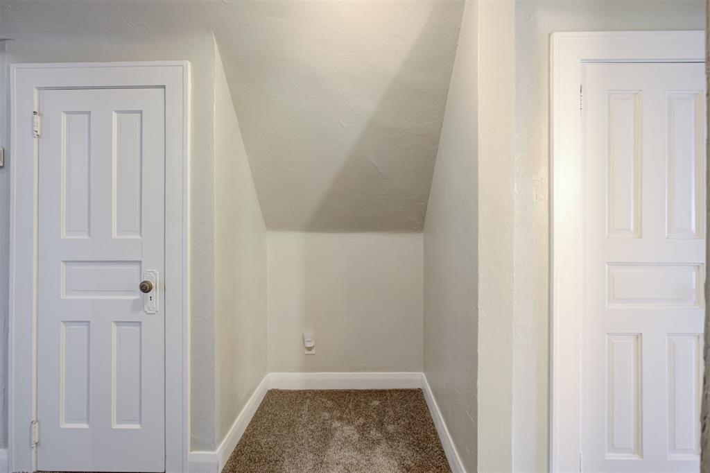 1207 N Broadway Avenue Property Photo 33