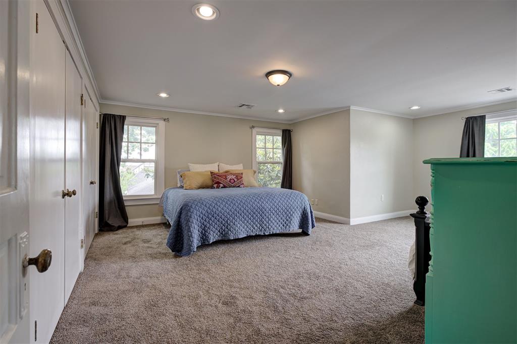 1207 N Broadway Avenue Property Photo 43