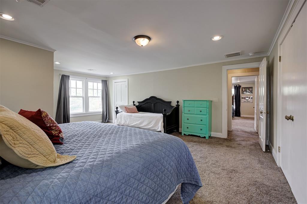1207 N Broadway Avenue Property Photo 44