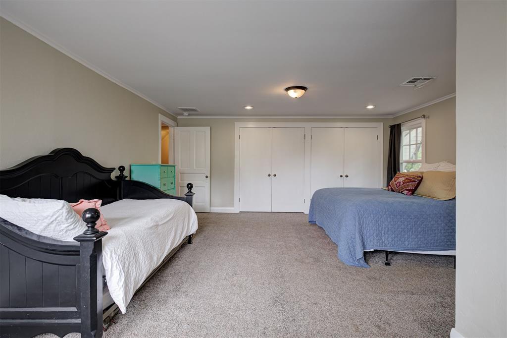 1207 N Broadway Avenue Property Photo 45