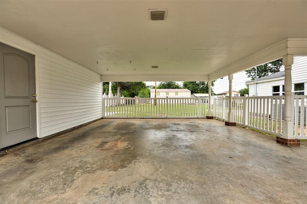 1207 N Broadway Avenue Property Photo 49