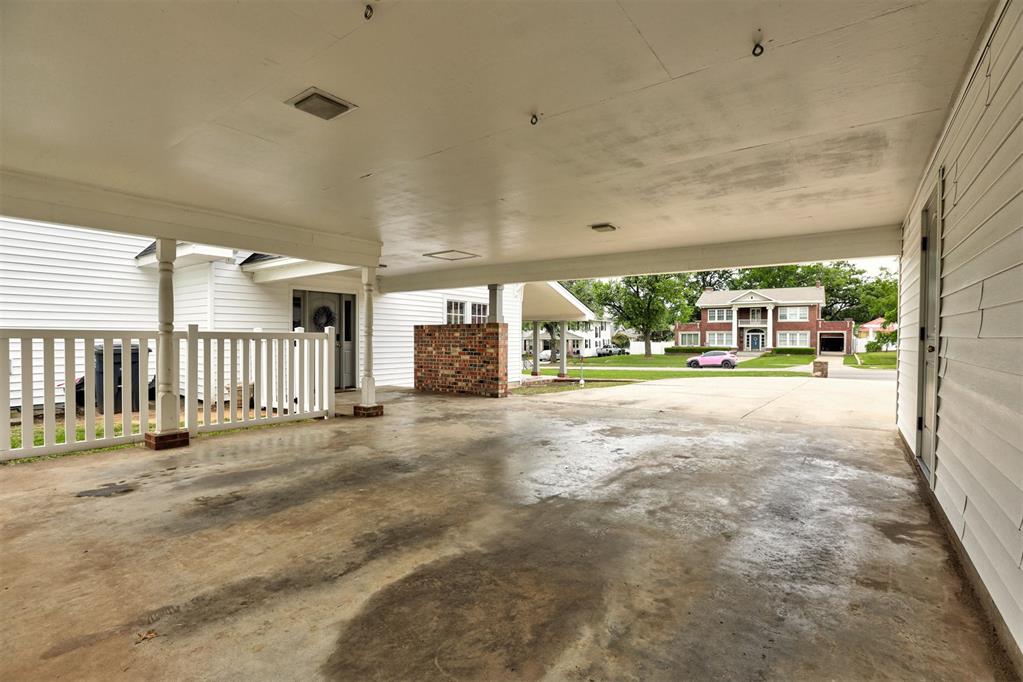 1207 N Broadway Avenue Property Photo 50