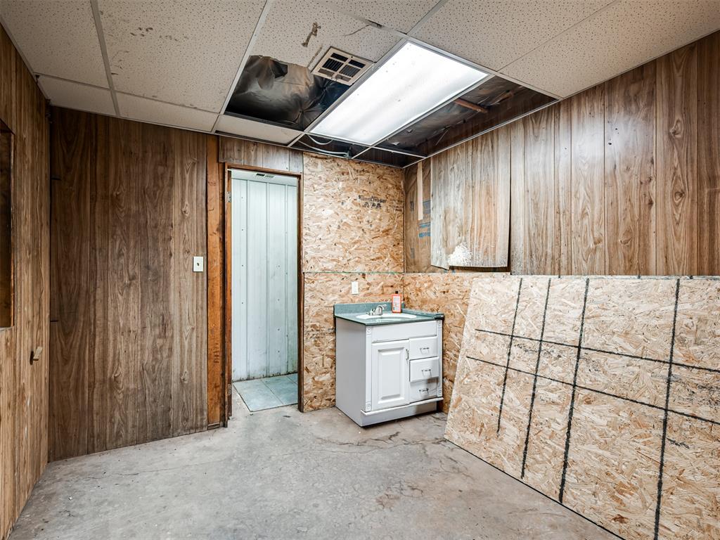22514 N 2930 Road Property Photo 8