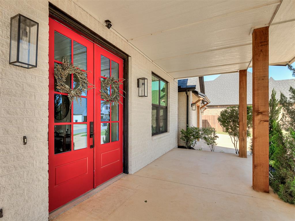 8904 Nw 130th Street Property Photo 2