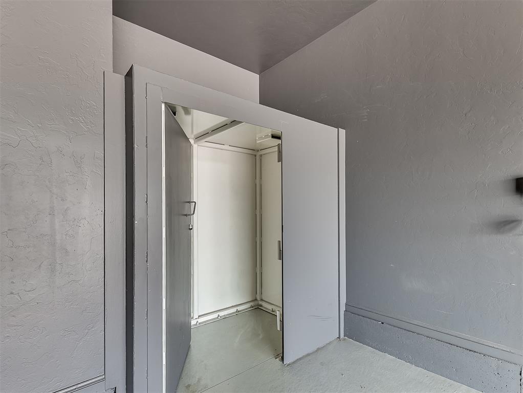 8904 Nw 130th Street Property Photo 33