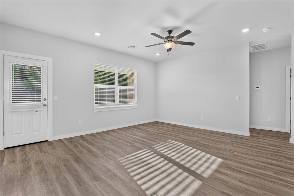385 Cumberland Drive Property Photo 4