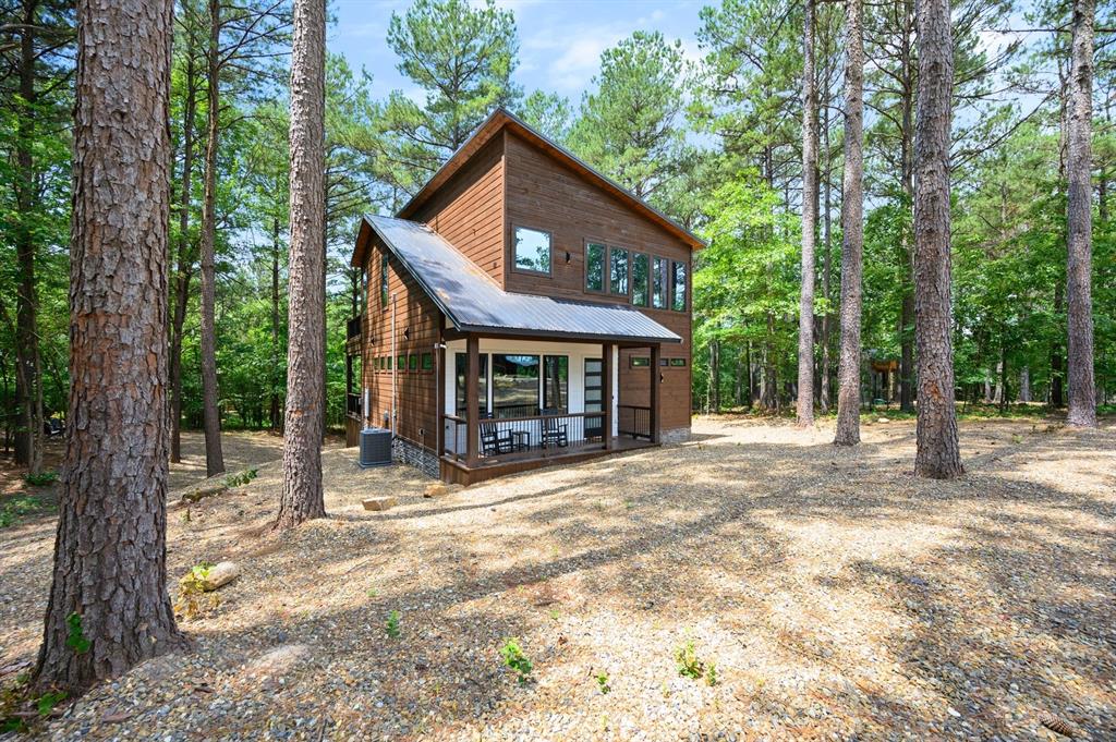 160 Bombardier Lane Property Photo 4