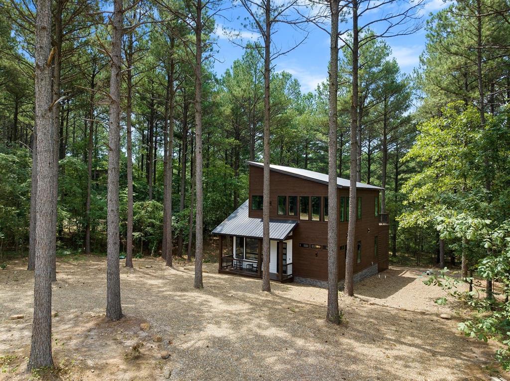 160 Bombardier Lane Property Photo 5
