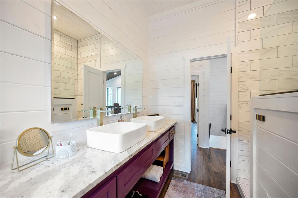 160 Bombardier Lane Property Photo 26
