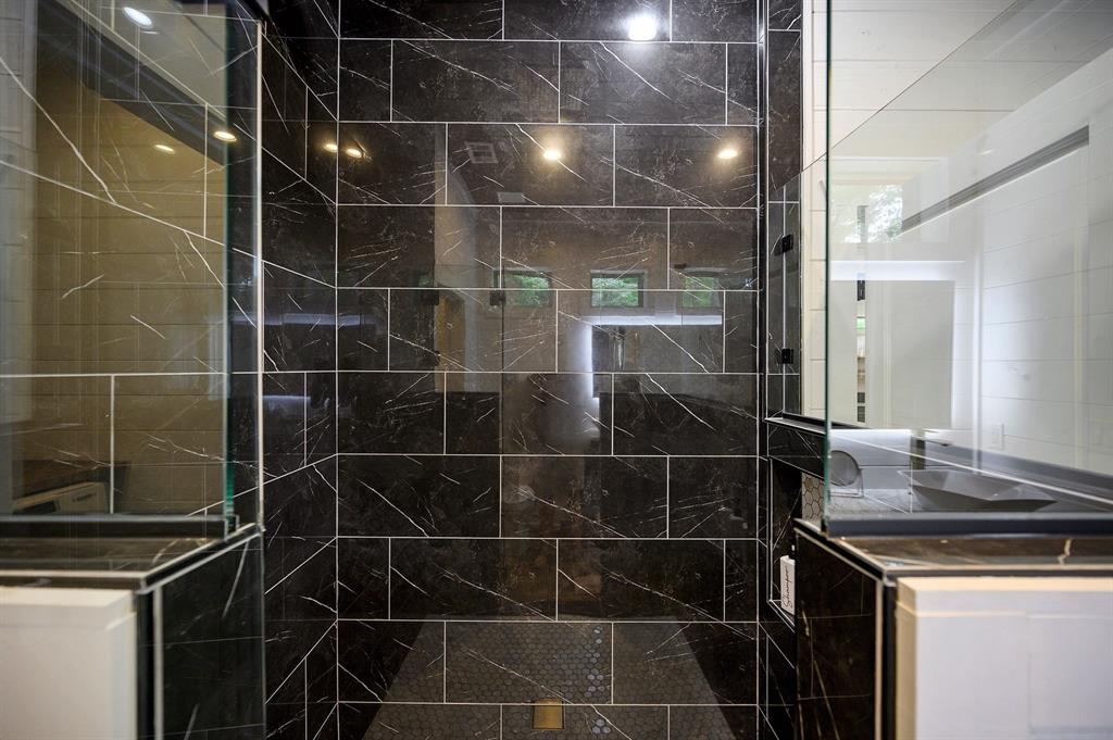 160 Bombardier Lane Property Photo 35
