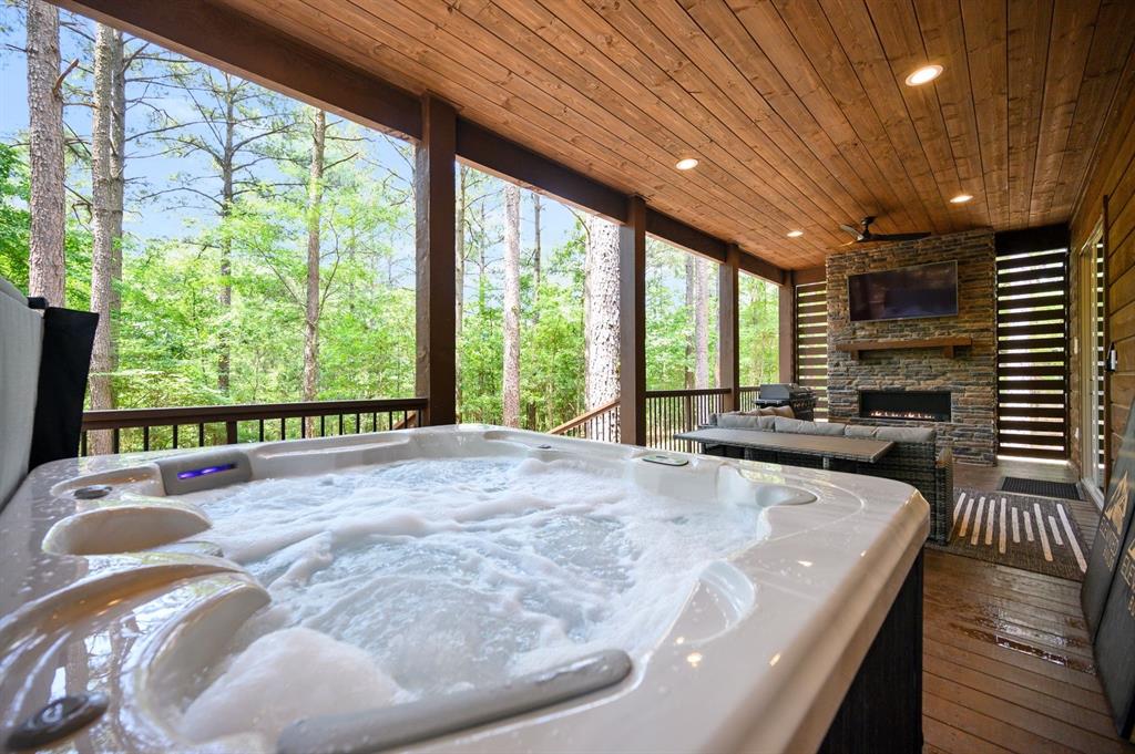 160 Bombardier Lane Property Photo 41