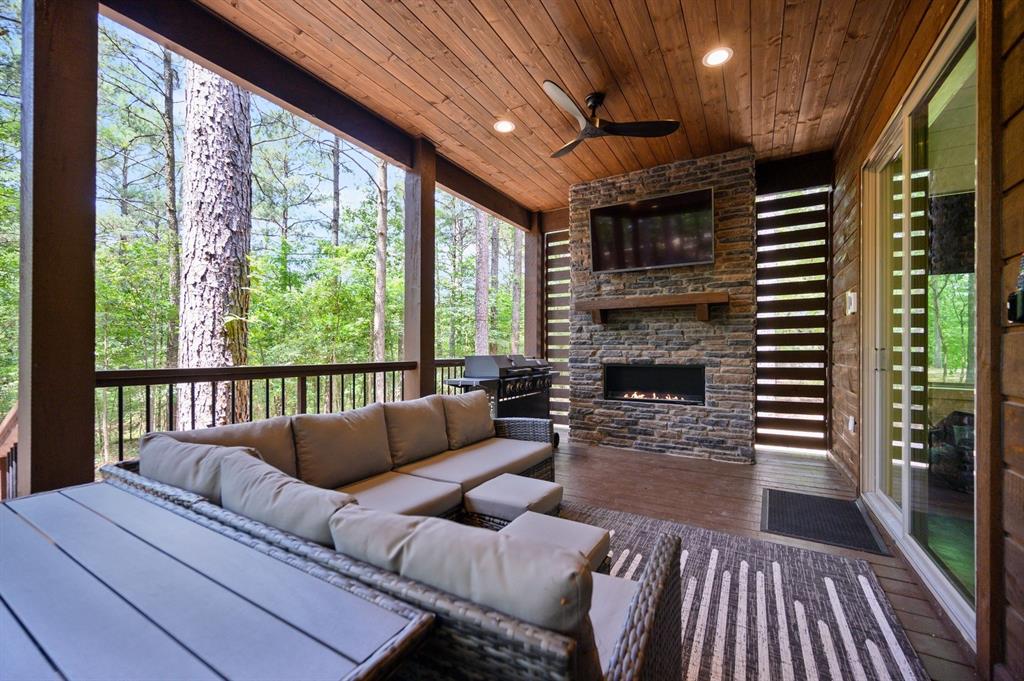 160 Bombardier Lane Property Photo 47