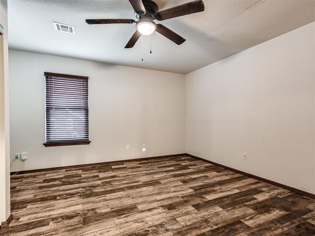 2910 Stonepoint Dr 2910 Property Photo 18