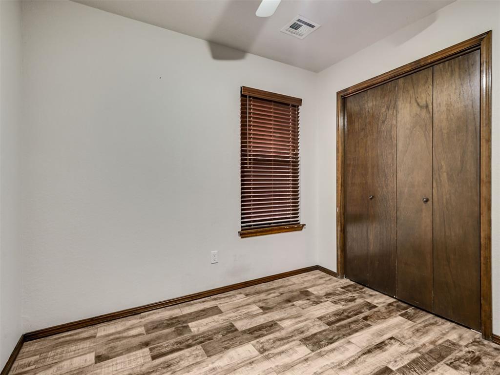 2910 Stonepoint Dr 2910 Property Photo 23