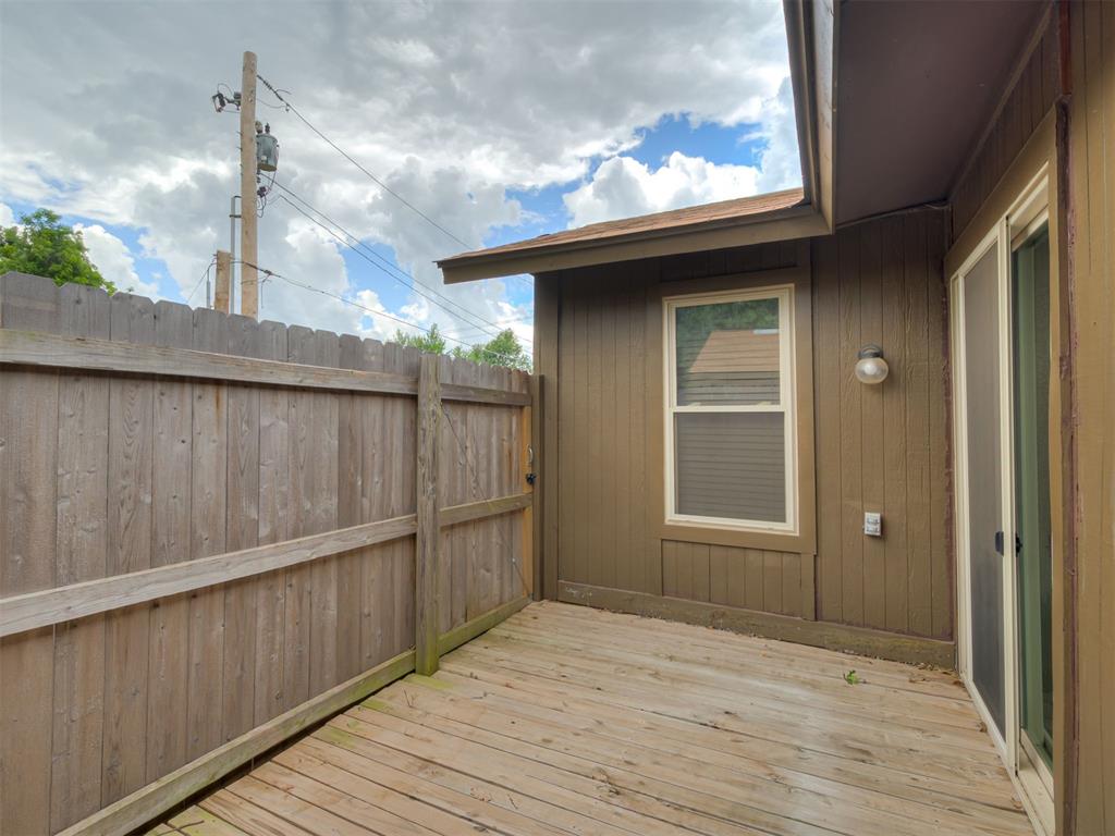 2910 Stonepoint Dr 2910 Property Photo 31