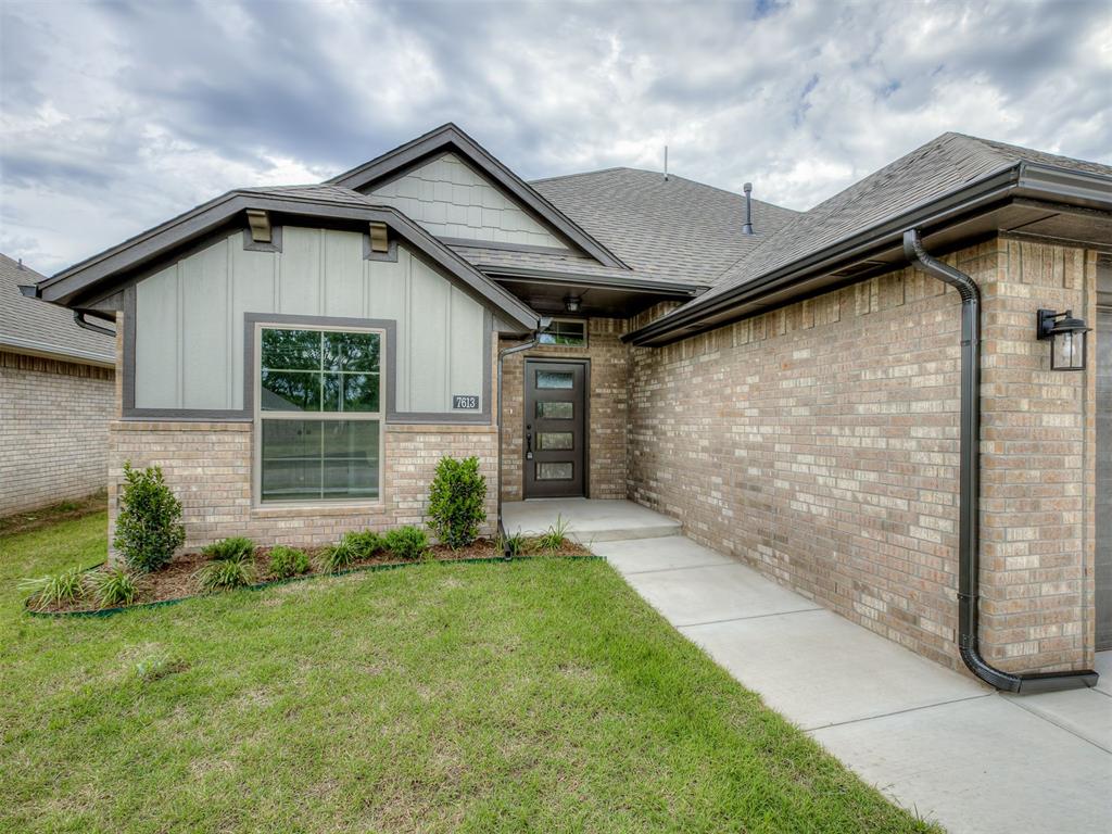 7613 Three Woods Lane Property Photo 3