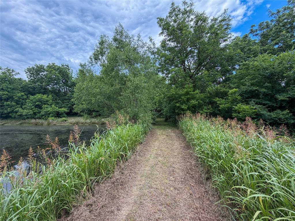 376098 E 990 Road Property Photo 12
