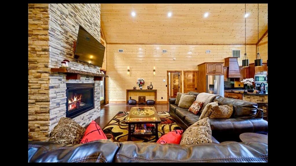 211 Boulder Avenue Property Photo 3