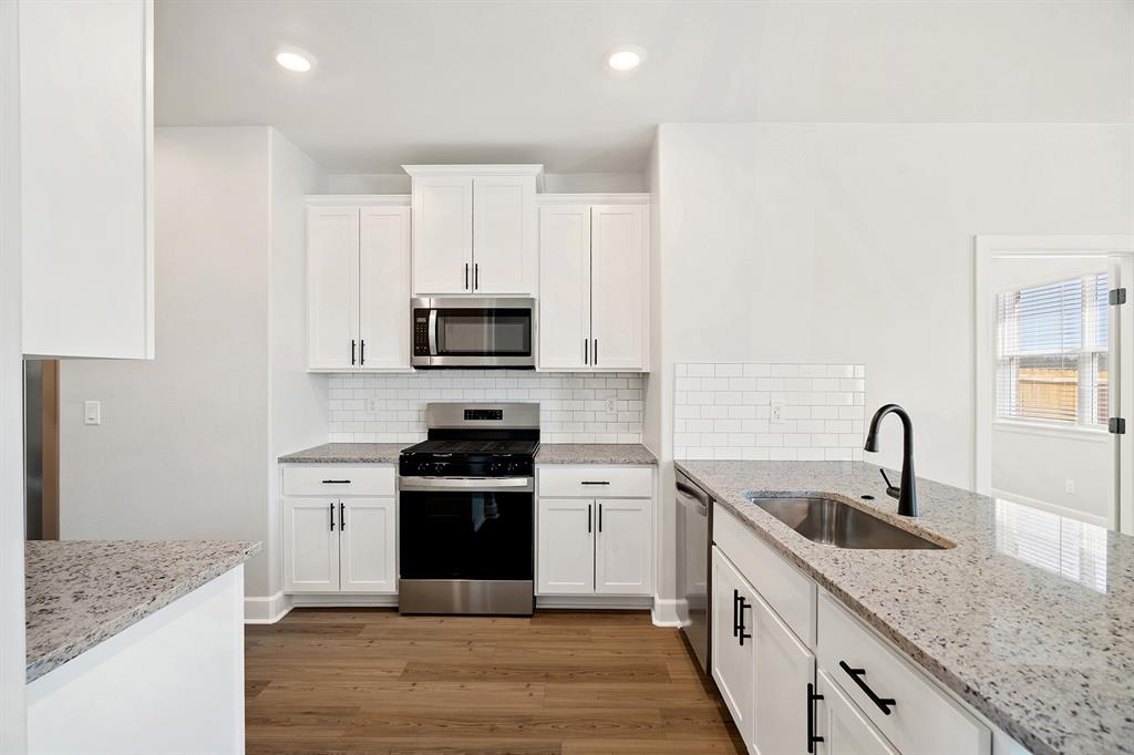 3001 Evyn Boulevard Property Photo 2