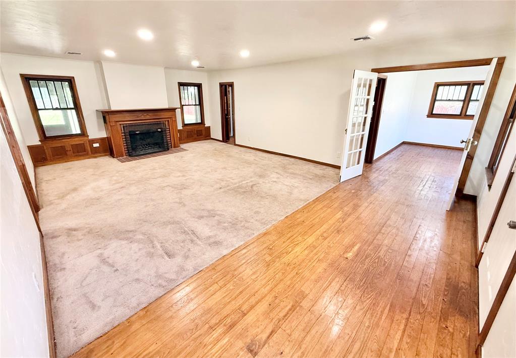 207 S Park Road Property Photo 2