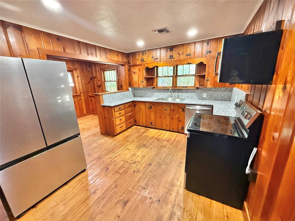 207 S Park Road Property Photo 7