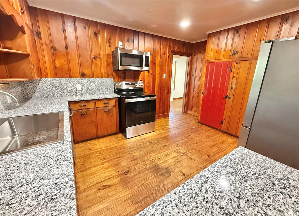 207 S Park Road Property Photo 8