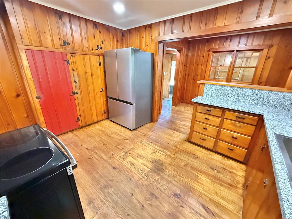 207 S Park Road Property Photo 9