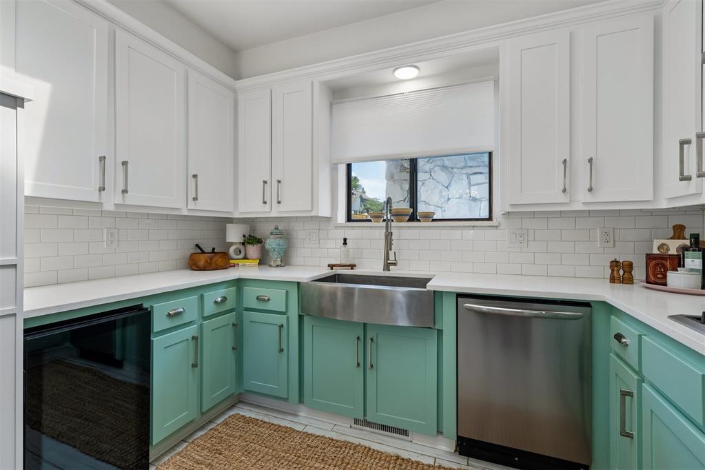 1011 Irvine Terrace Property Photo 16
